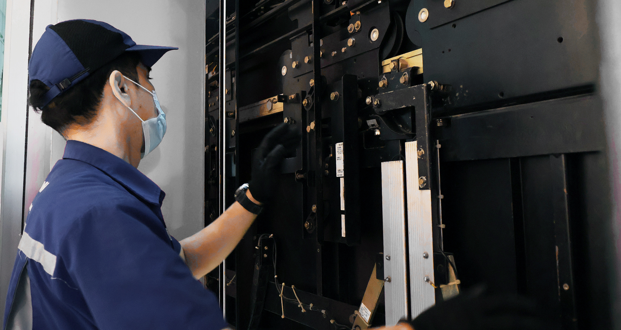 The Ultra-High Speed Elevators